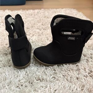 BOGS Kids Black and Tan Boots